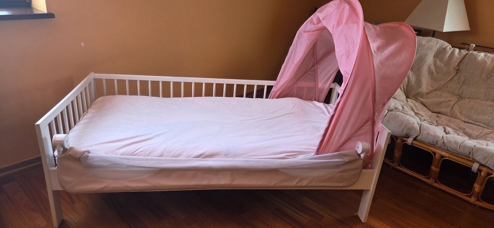 Łóżeczko dziecięce drewniane