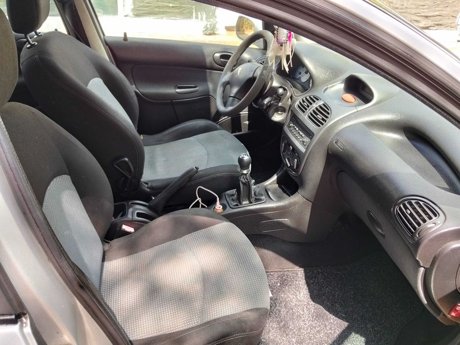 Carro Peugeot 206