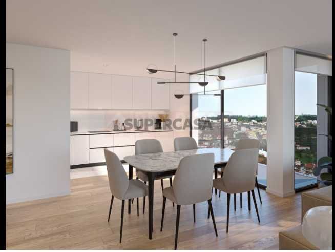 Apartamento T3 à arrenda e venda em Santo António dos Olivais