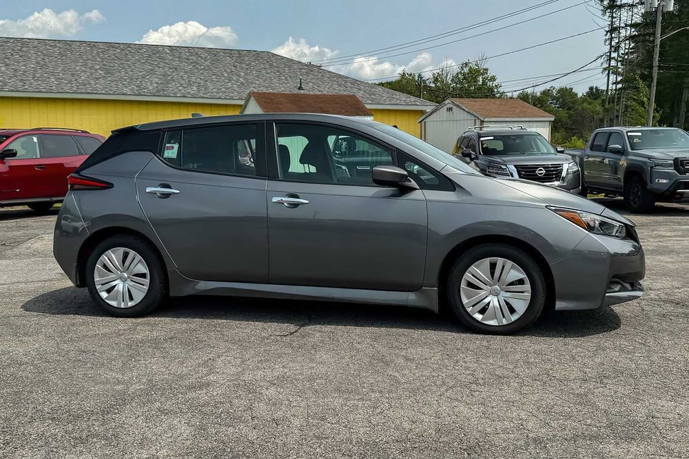 Nissan LEAF S      2023