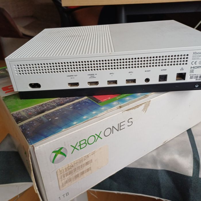 Komsola Xbox one s 1TB