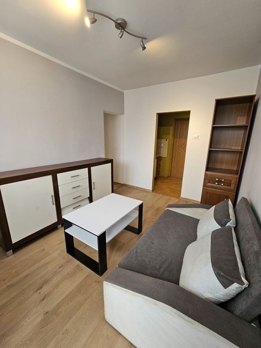 Mieszkanie 2 pokojowe w spokojnej okolicy , dostępne od dzisiaj 10 maja, ogrzewanie bez ograniczeń i ciepła woda bez ograniczeń wliczone w czynsz