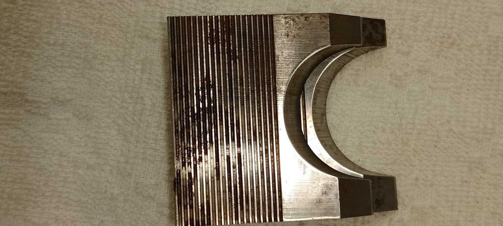 Głowica frezarska do drewna na noże {frezy} ryflowane