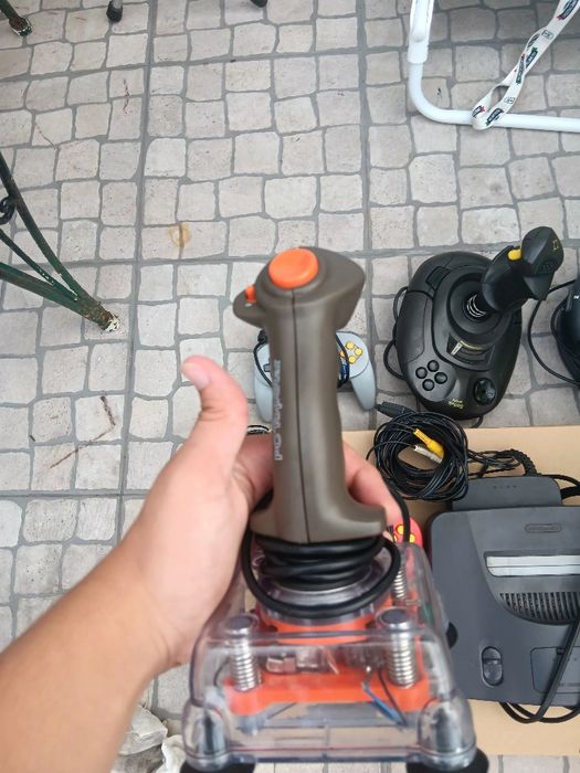 Vendo nitendo 64 com controlos