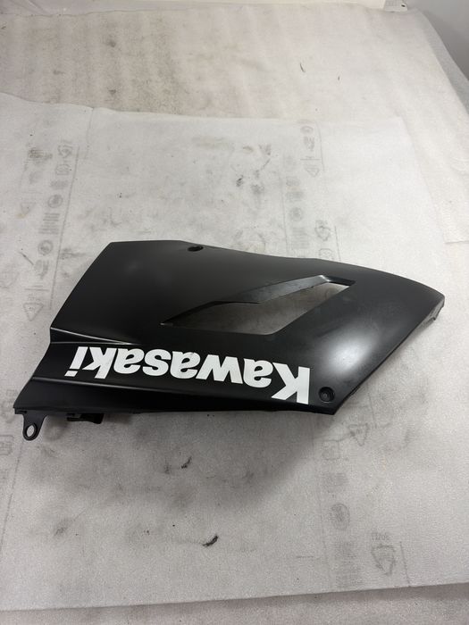Kawasaki GTR 1400 2008+ Pług Owiewka WYPEŁNIENIE PRAWA
