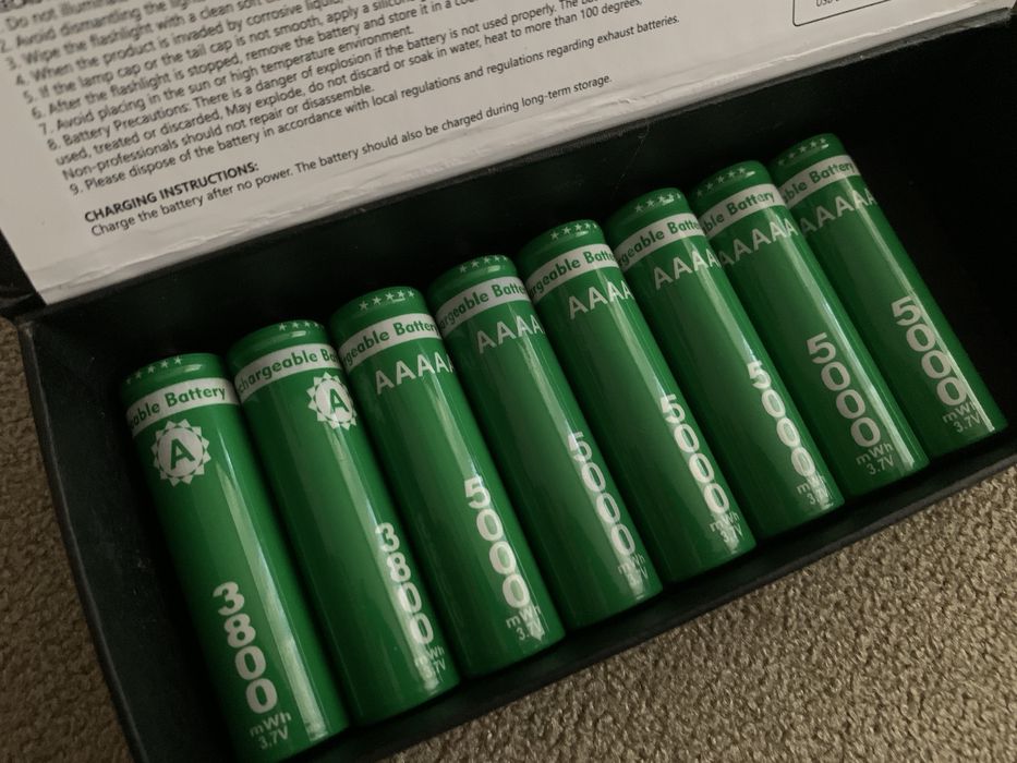 Акумулятор 3.7 v 18650