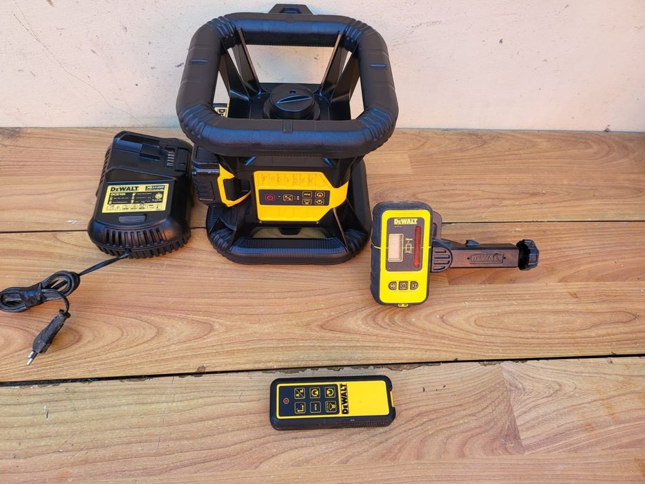 DeWalt DCE074R - laser samopoziomujący 360°