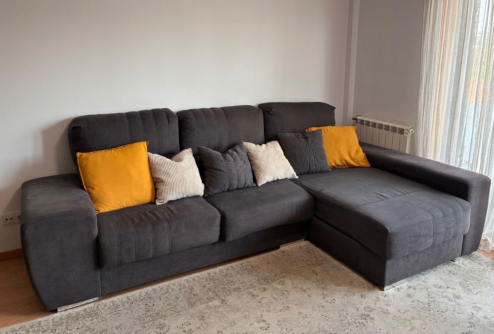 Sofá com Chaise Longue