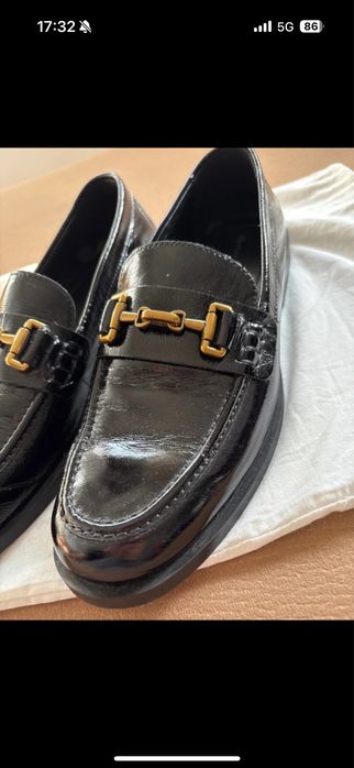 Mocassins feminino em pele da Massimo Dutti