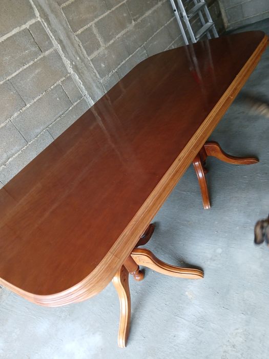 Mesa de madeira maciça