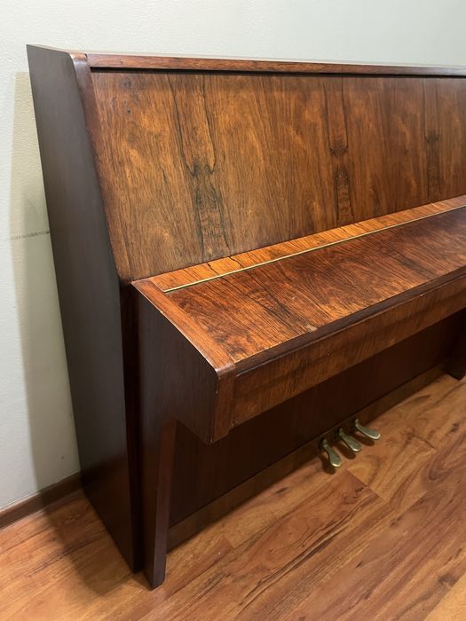 Pianinino SCHIMMEL  mechanika   Renner