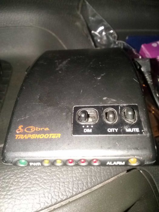 Antyradar COBRA + zasilacz. Pochodzi z lat 90-tych XX wieku.