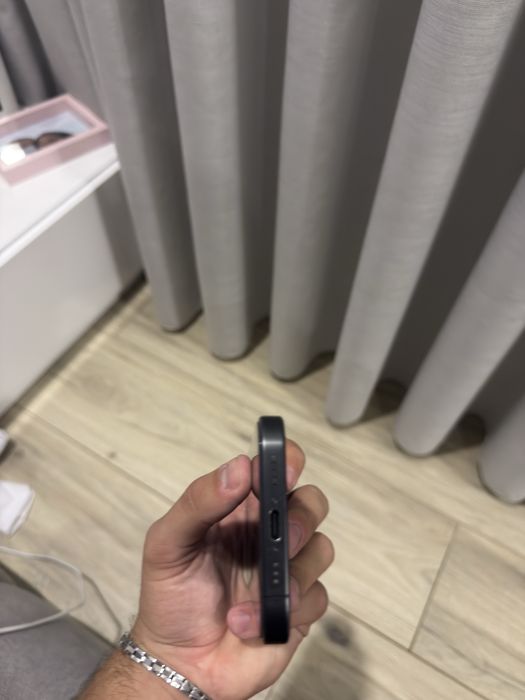 iphone 15 pro.