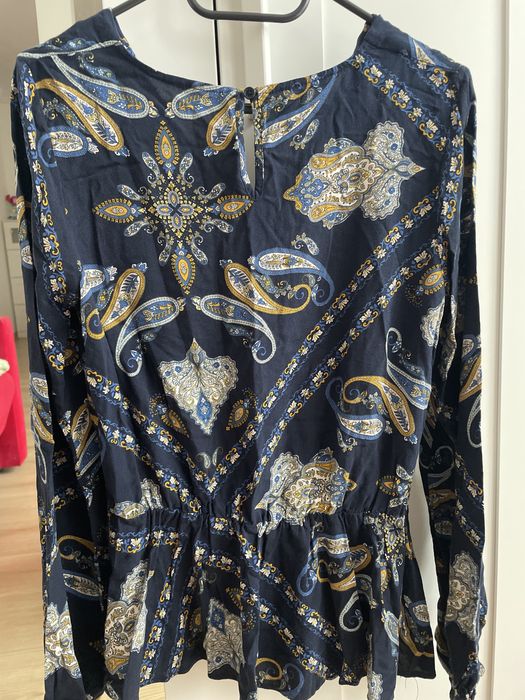 Bluzka z baskinką M