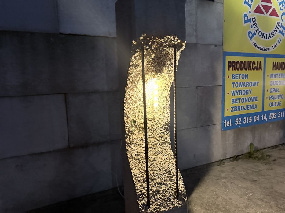 Lampa betonowa ozdobna