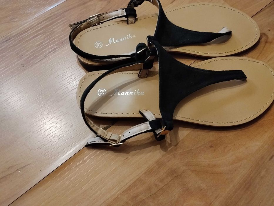 Sprzedam buty damskie sandalki