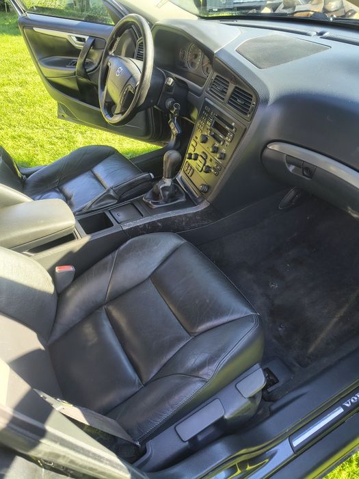 Volvo V70  2,4D  2004