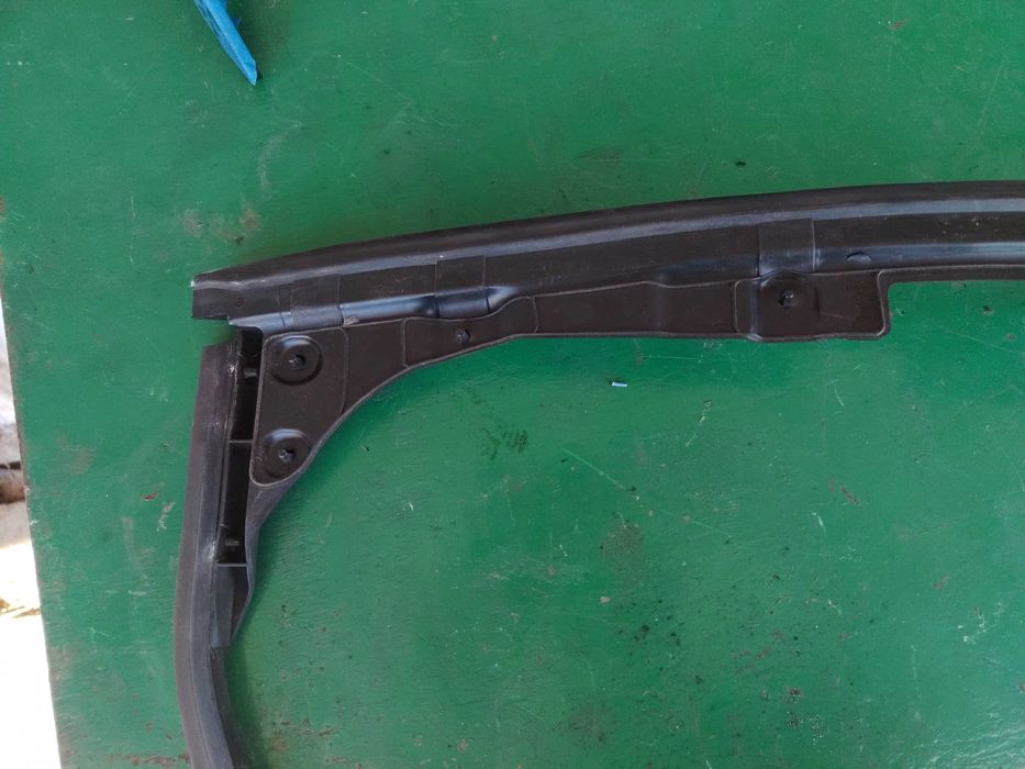 sprzedam uszczelkę drzwi przód lewy renault megane IV 808389632r