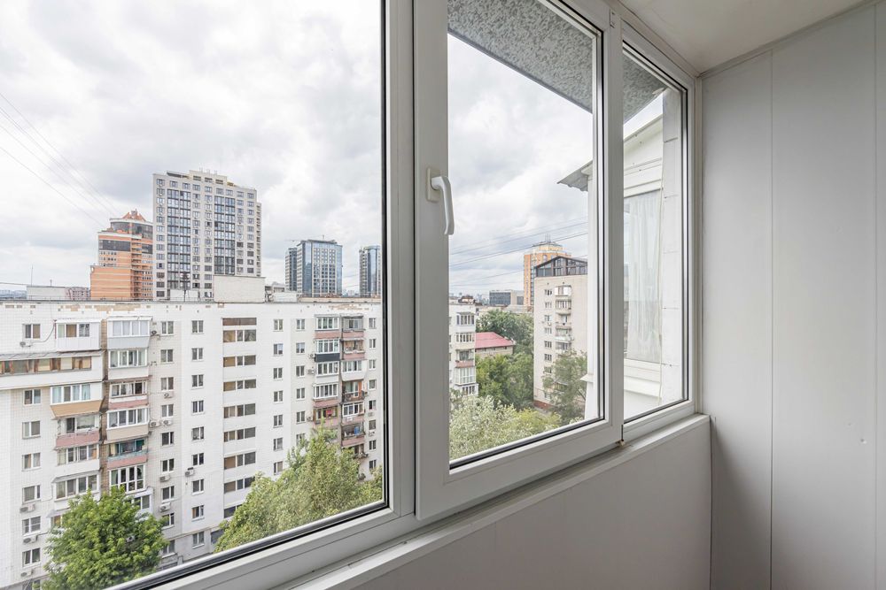 3 комнатная студия в центре, Коновальца, 15