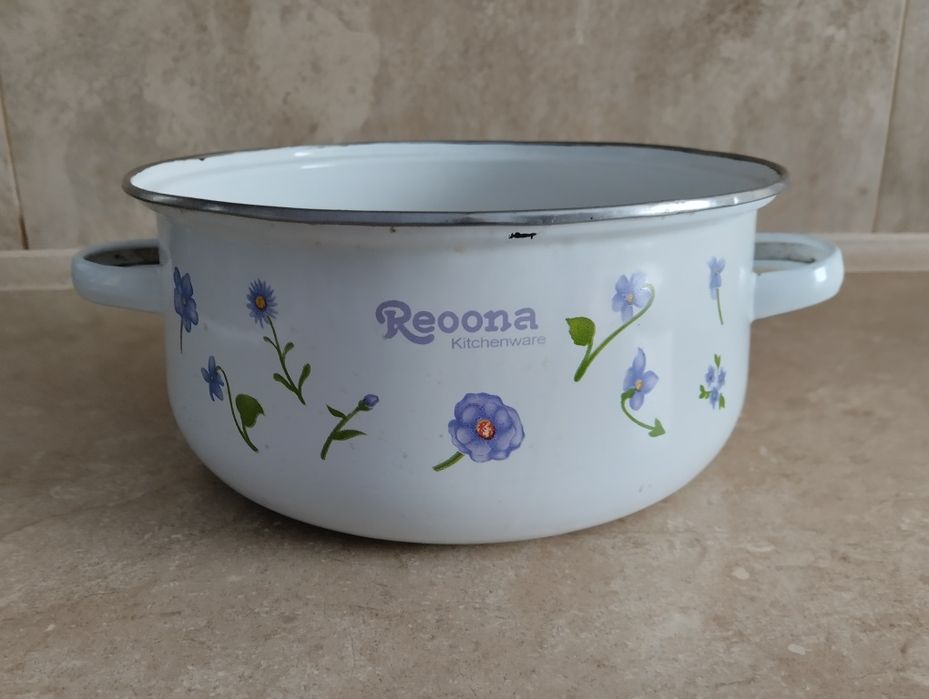 Кастрюля эмалированная с крышкой