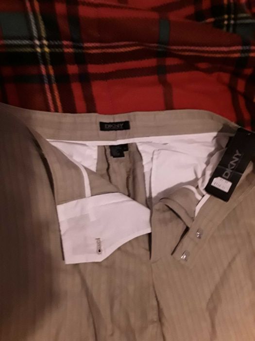 Calças DKNY novas