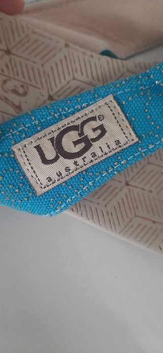 niebieskie japonki UGG