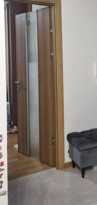 Sprzedam drzwi 2 szt  pol-skone 80cm z oscieznicami