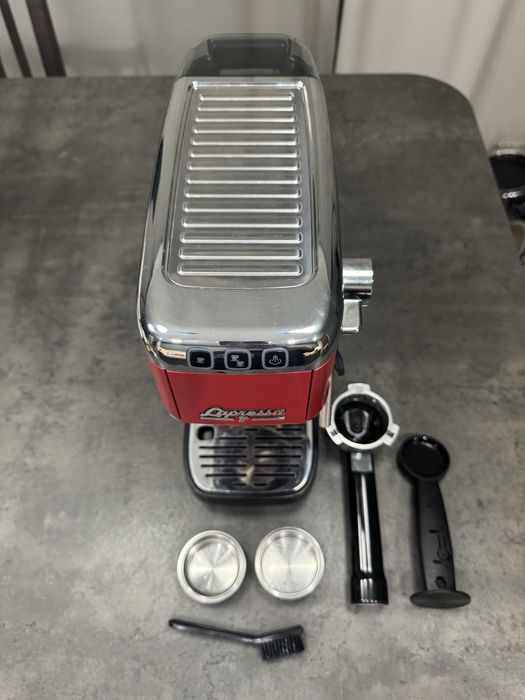 Tchibo Lapressa, czerwony