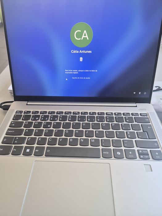 Portátil Lenovo Ideapad Slim 5 14Q8X9