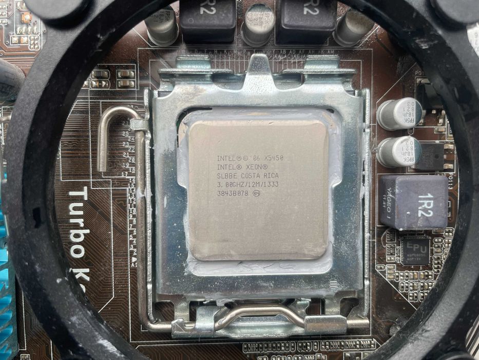 Процессор Xeon s775 х5440