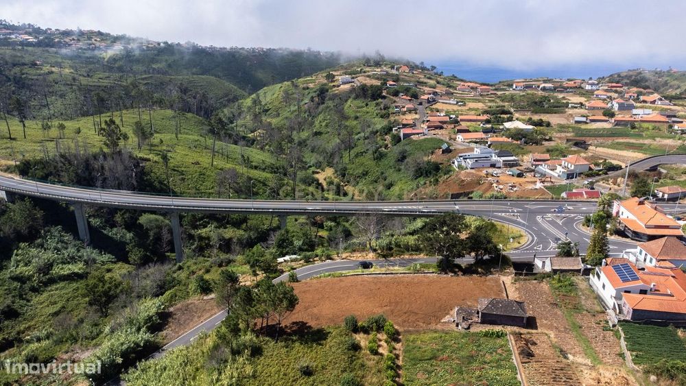 Moradia em Ruína com 1.000 m² de Terreno | Maloeira, Calheta