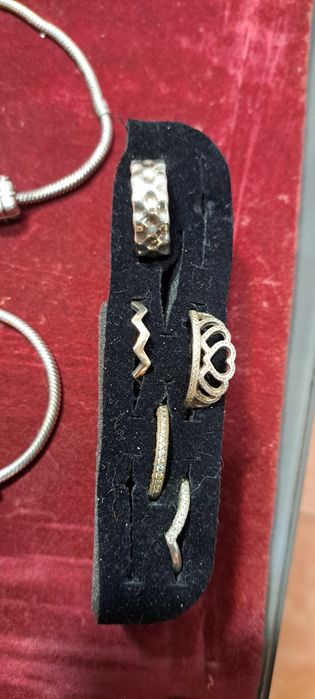 Pandora  Prata lote pulseiras e anéis.