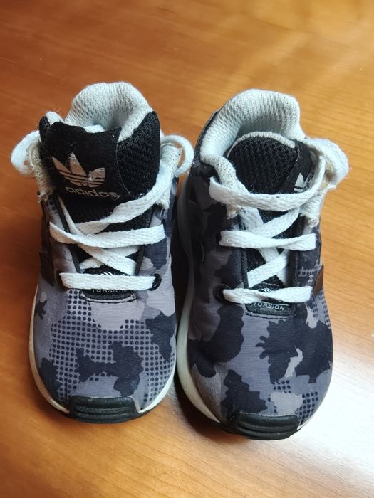 Lote 9 pares sapatilhas/sapatos criança (T18–25) Adidas, Puma, NB, Ree