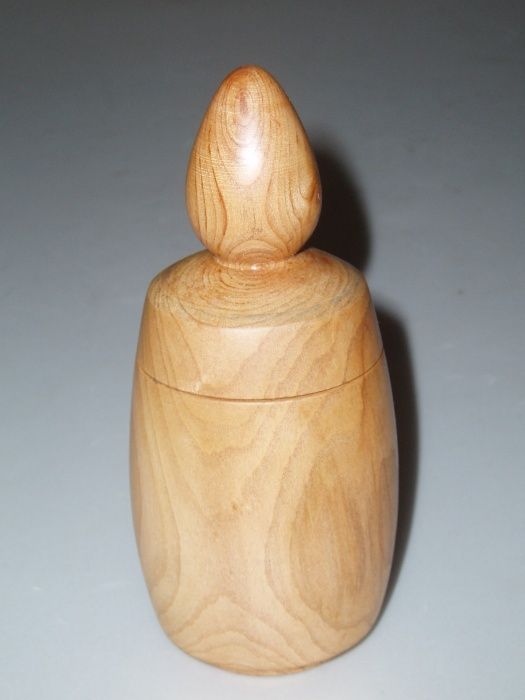 Шкатулка из вишни для цепочки, кольца.