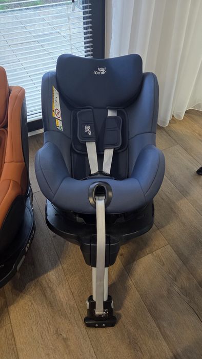 BRITAX ROMER DUALFIX M i-size bezwypadkowy,obrotowy 360°