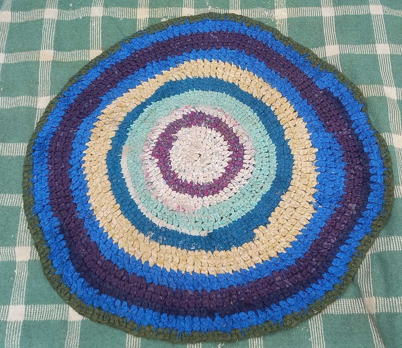 Кружок вязанный, коврики б у