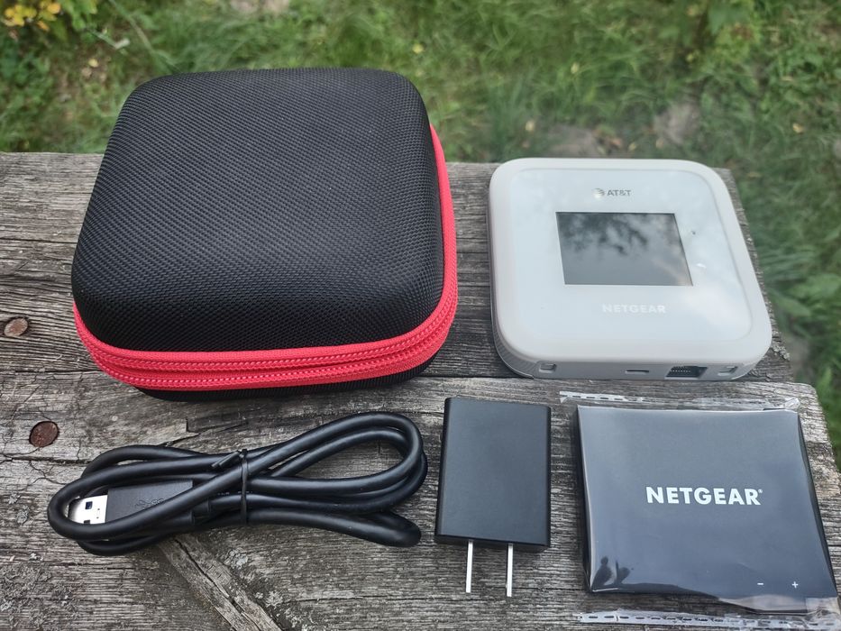 Netgear 5G/4G MR6110 роутер + Чехол
