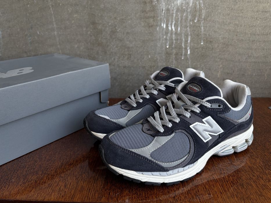 Оригінальні кросівки new balance 2002r