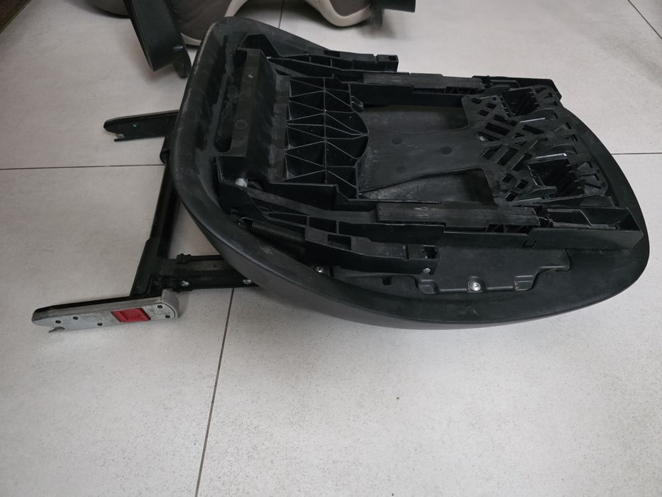 Fotelik samochodowy 6-36kg Cybex Pallas M-Fix Gold Line w kolorze Oliv