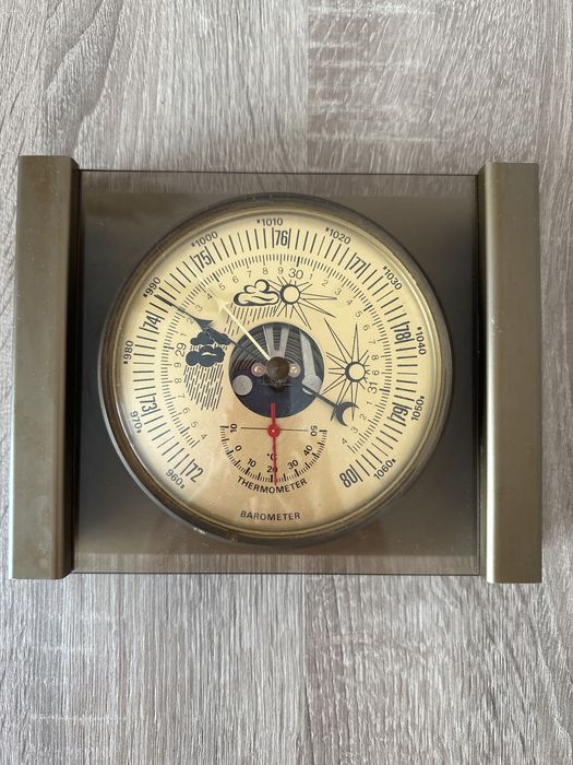 Барометр с термометром