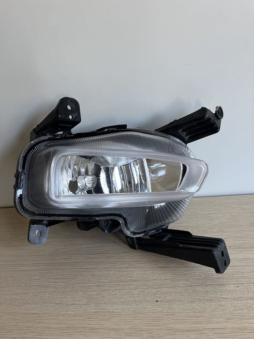 Kia Ceed 3 III halogen przedni prawy 18-