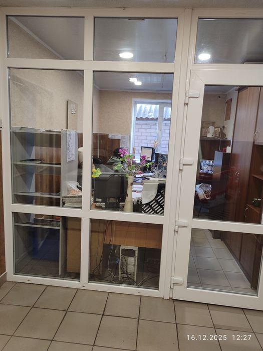 Продам отдельностояшее помещение магазина магазин