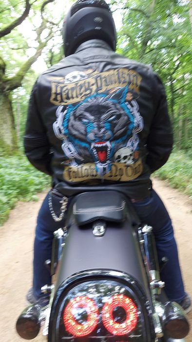 Profesjonalny haft komputerowy na skórach  tkaninach Harley Davidson.