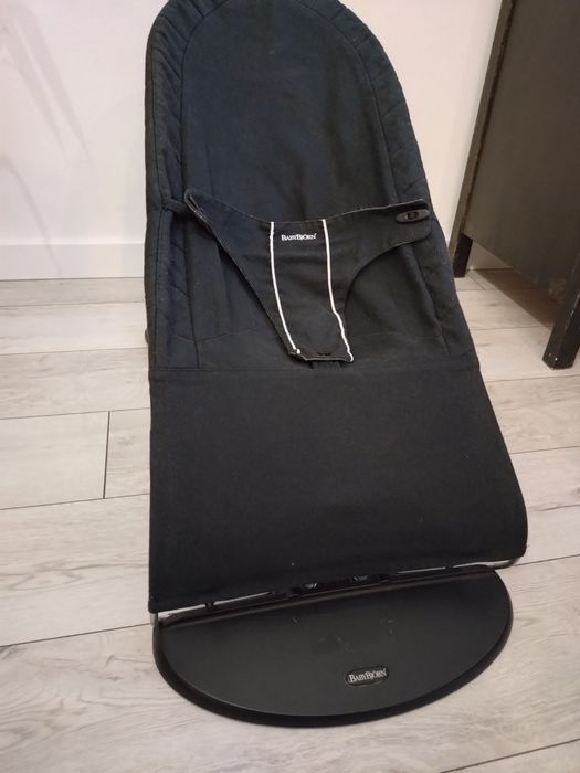 Bujaczek leżaczek Baby Bjorn z zabawką