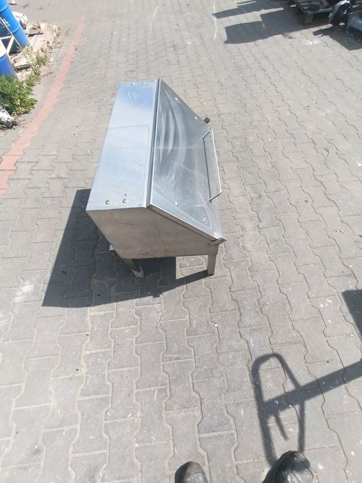 Skrzynia zlewu paliwa na stację paliw