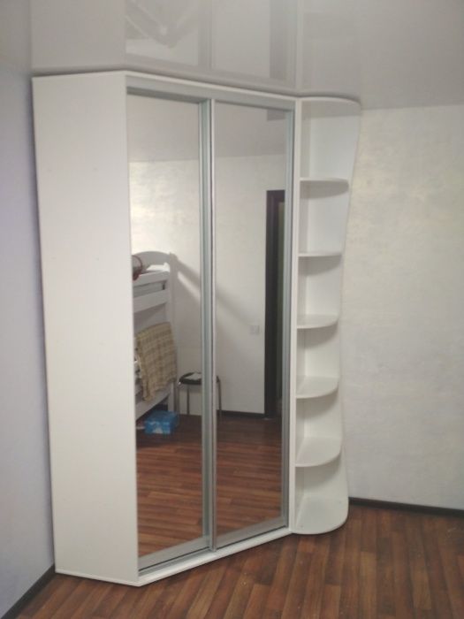 Шкаф-купе угловой 110см*110см*210см Широкий выбор фасадов. В наличии