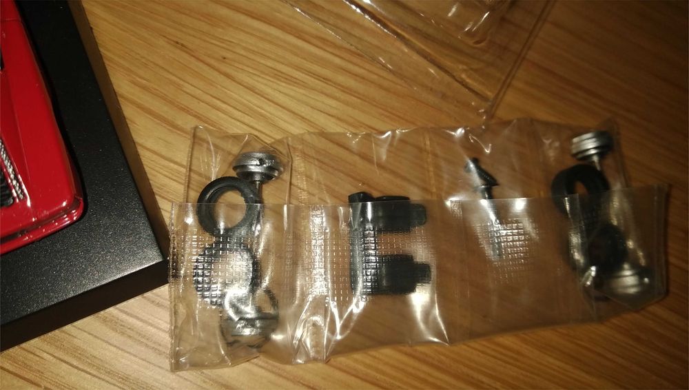 Kyosho - Ferrari Testarossa (1/64)