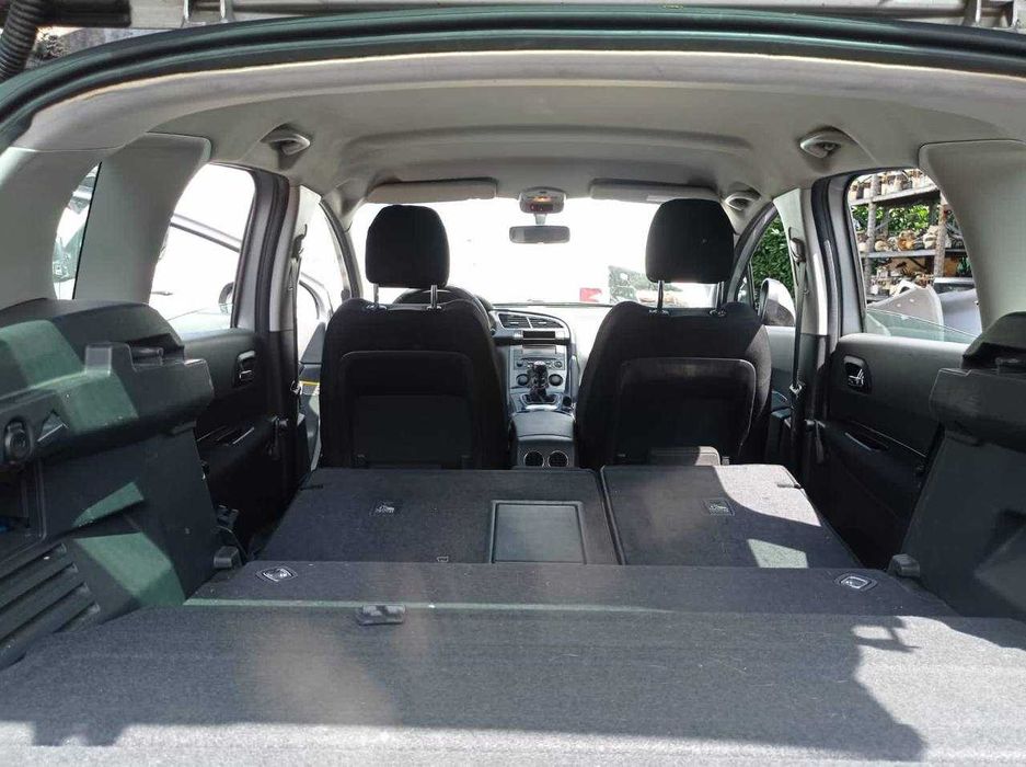 Двигун, балка, бампер, фара, стоп, цапфа, рульова рейка Peugeot 3008