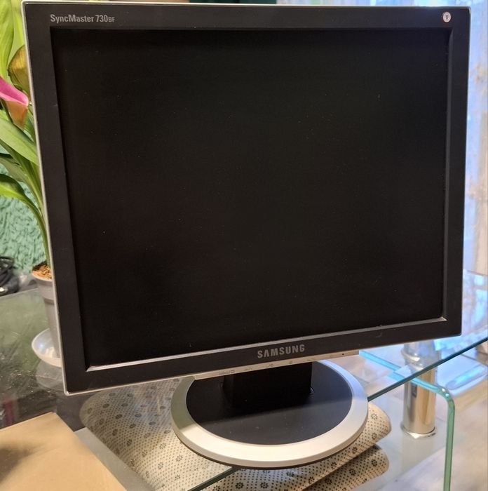 Monitor Samsung 730bf