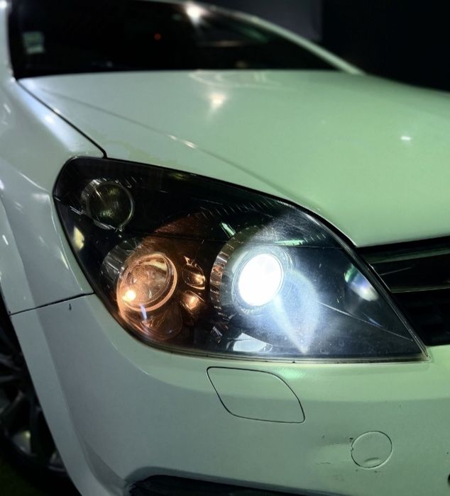 Opel Astra Gtc 2010